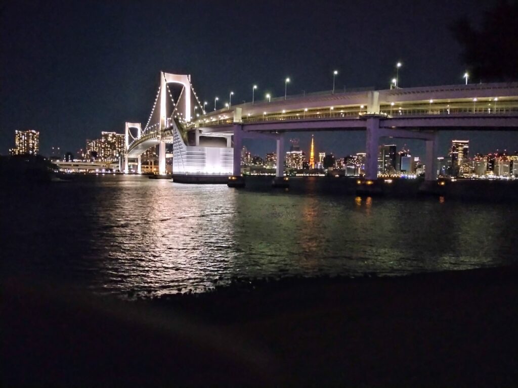 お台場から望むレインボーブリッジの夜景
