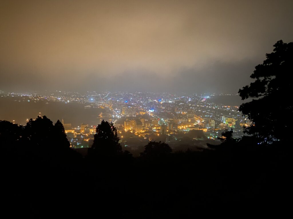 函館山から望む“日本三大夜景”の夜景（函館市）